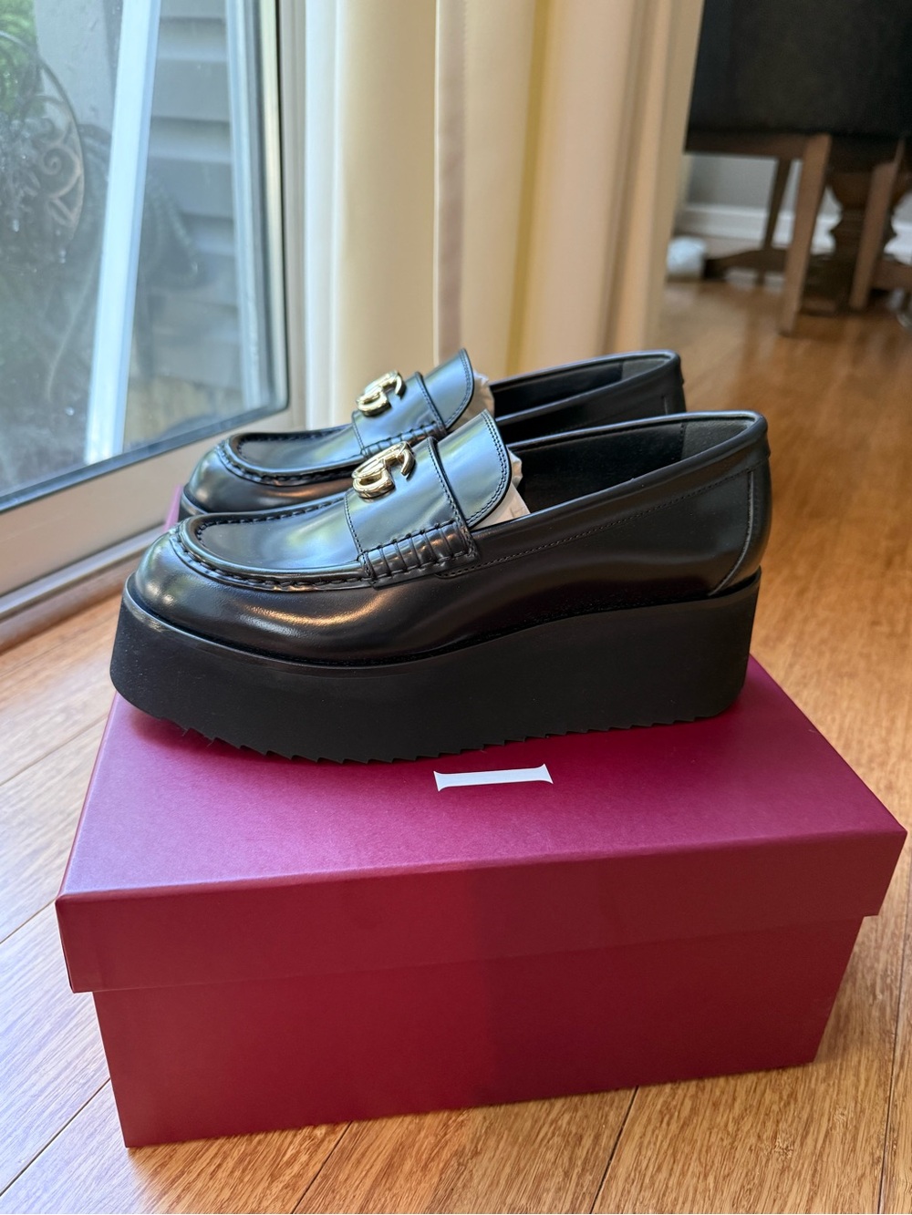 Gucci Black Leather Platform Loafers with Gold GG Hardware - Picture 5 of 14